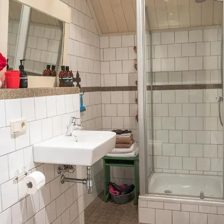 De Ouw Skuur לינה וארוחת בוקר 4*