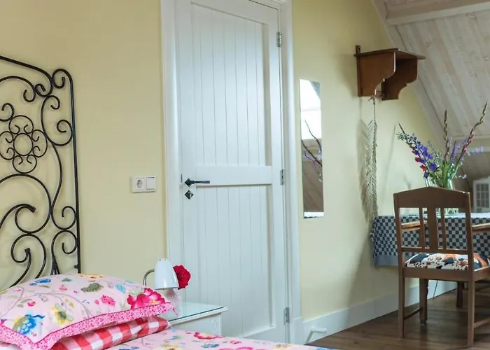 فندق مبيت وإفطار De Ouw Skuur 4*